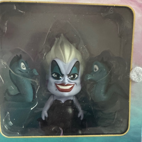 Funko The Little Mermaid Ursula Vinyl Figure - Purple and Black - Picture 2 of 8
